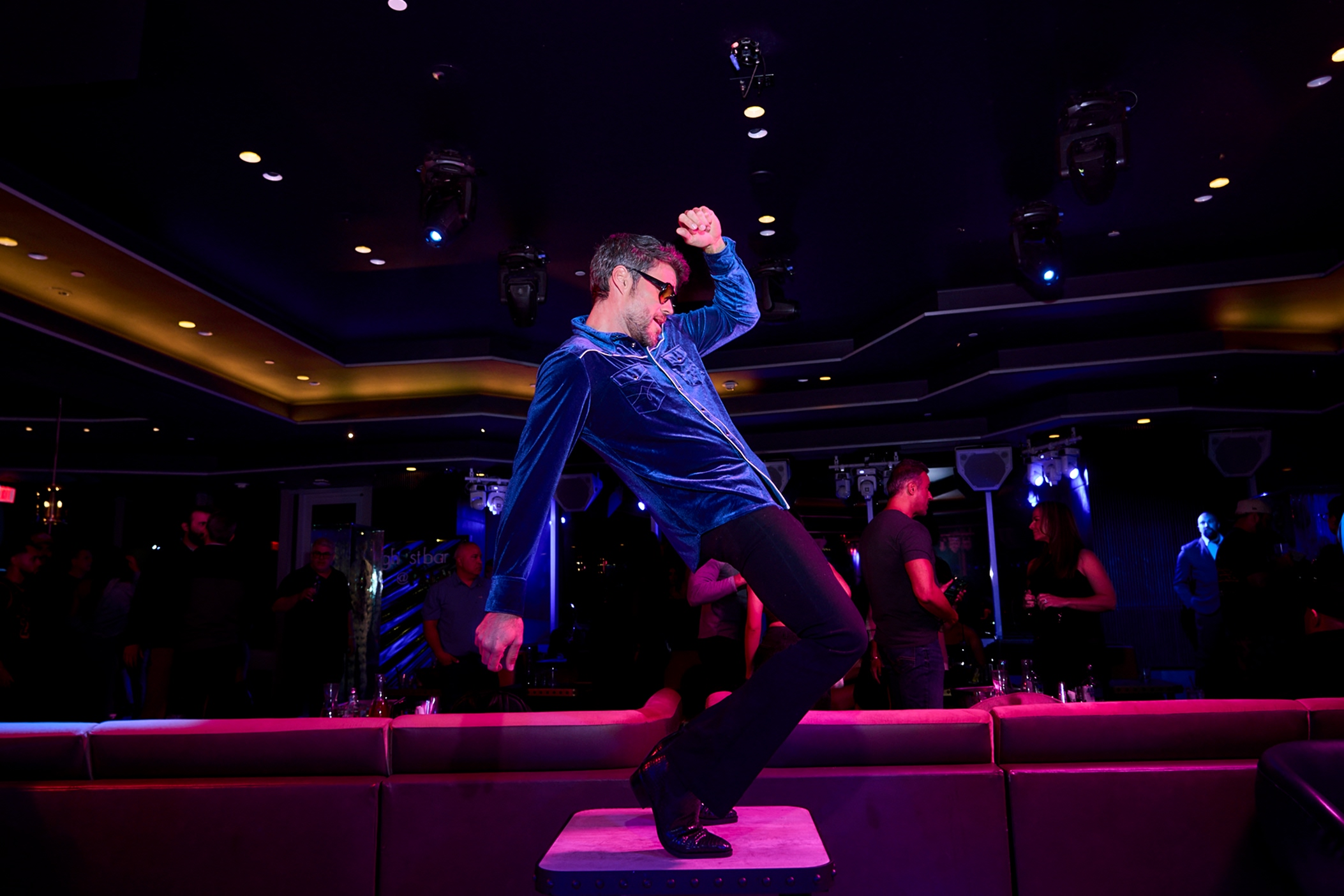 Man dancing at Palms