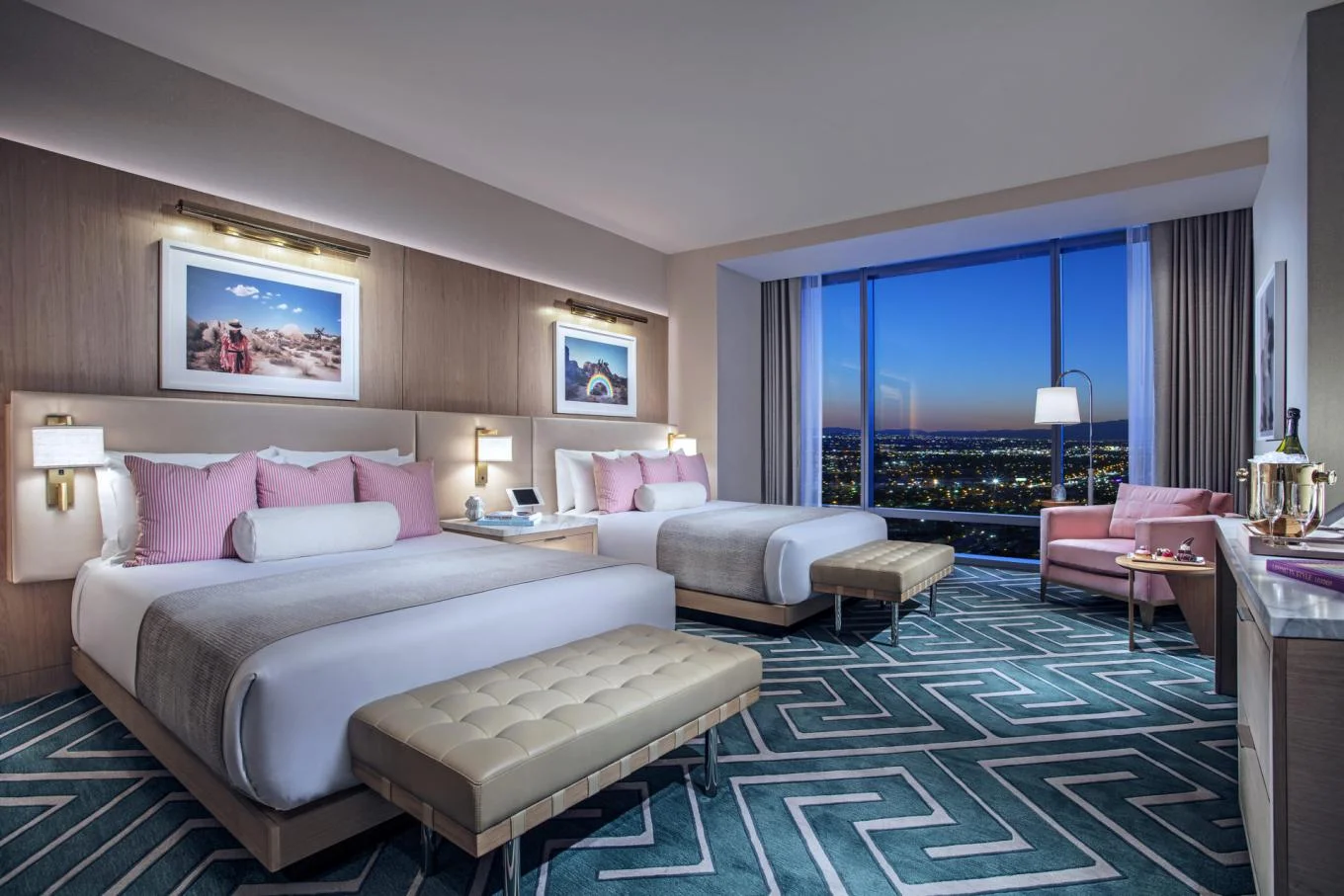 Palms Grand Blush Suite hero view 02