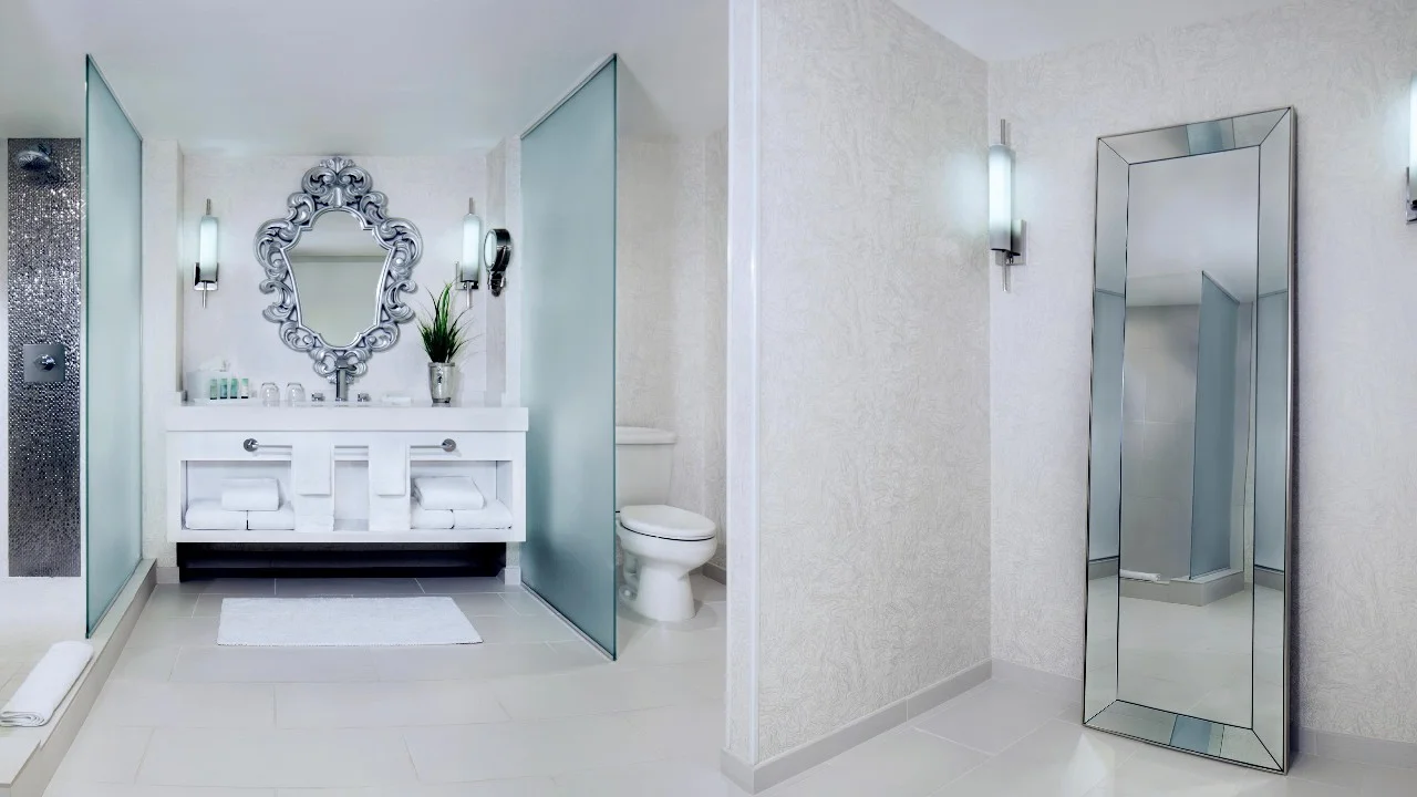 Ivory Suite bathroom
