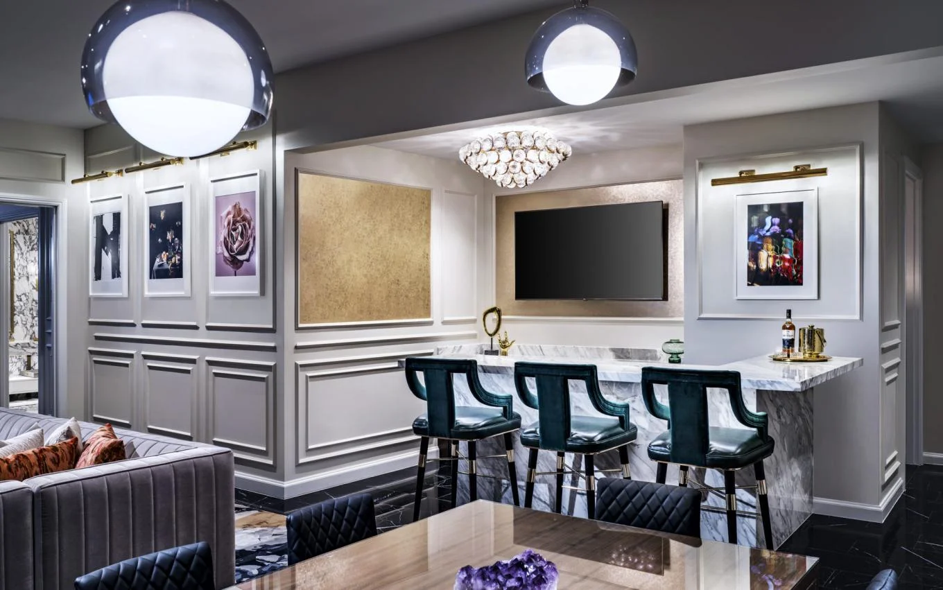 Palms One Bedroom Penthouse private 8-seat bar area