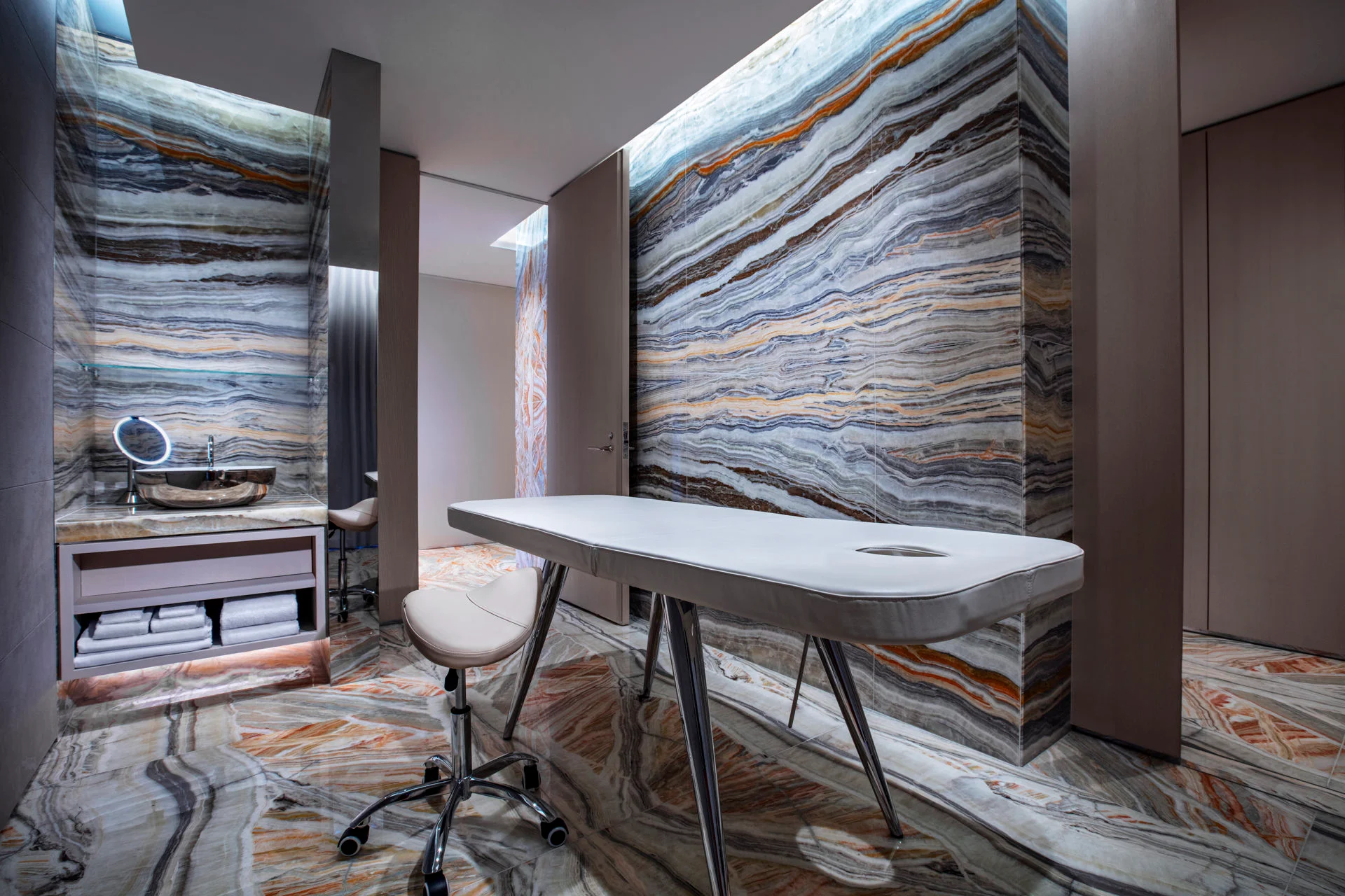 One-Story Sky Villa massage room