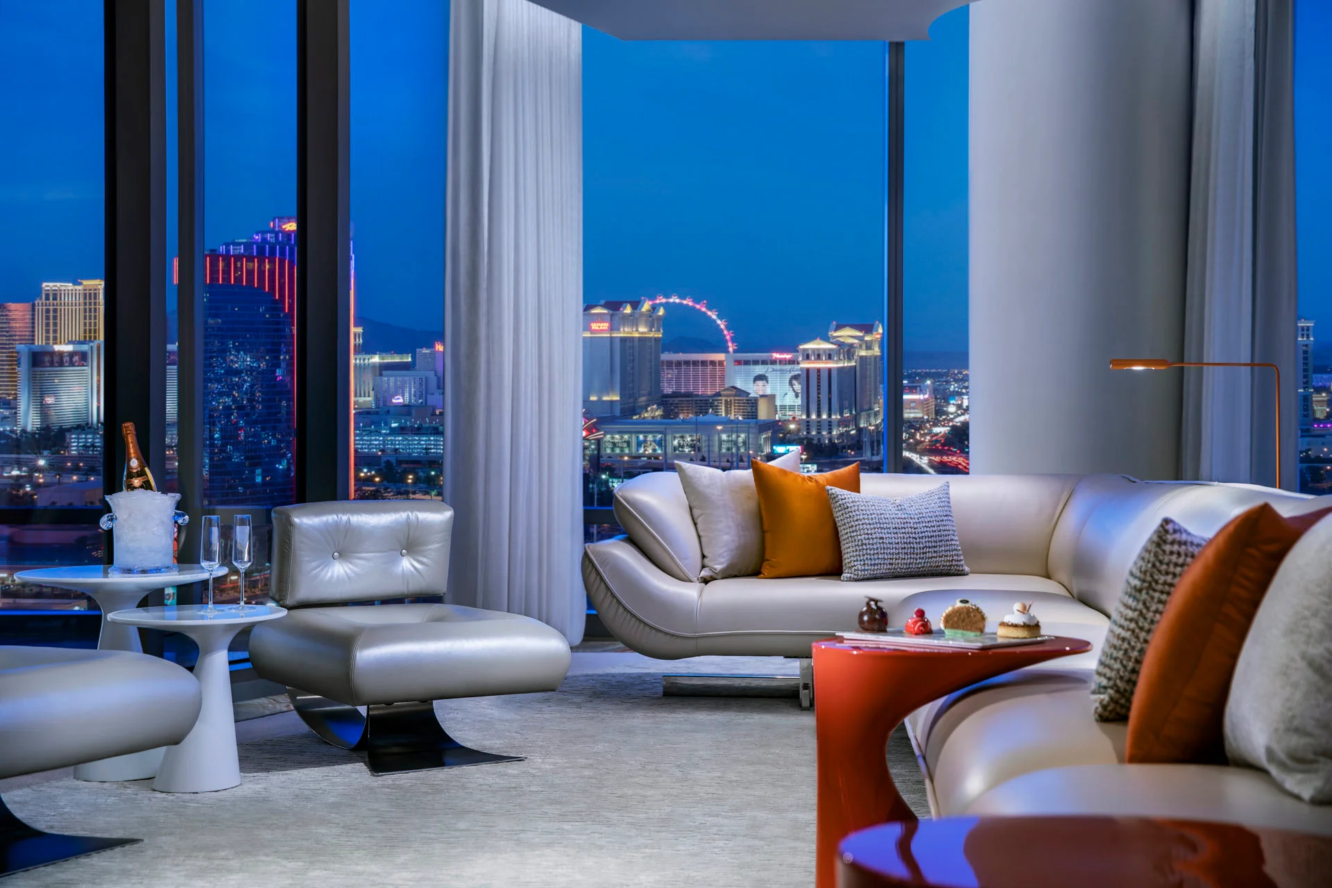 One-Story Sky Villa living room