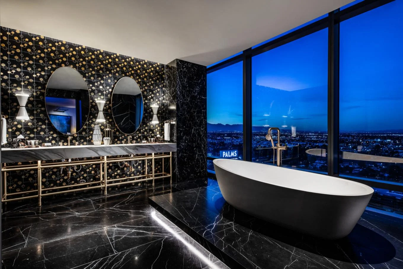 Palms The Kingpin Suite hero view 03