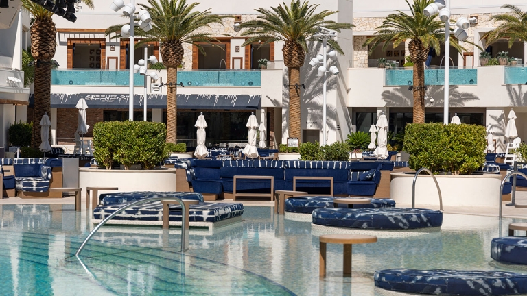 Palms Pool