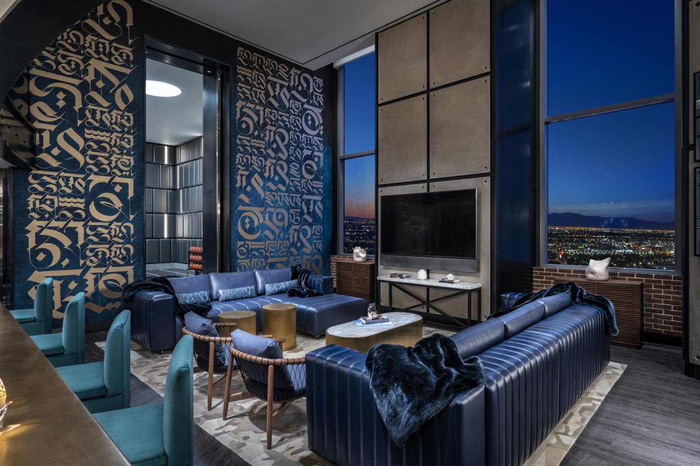 Palms Hardwood Livingroom