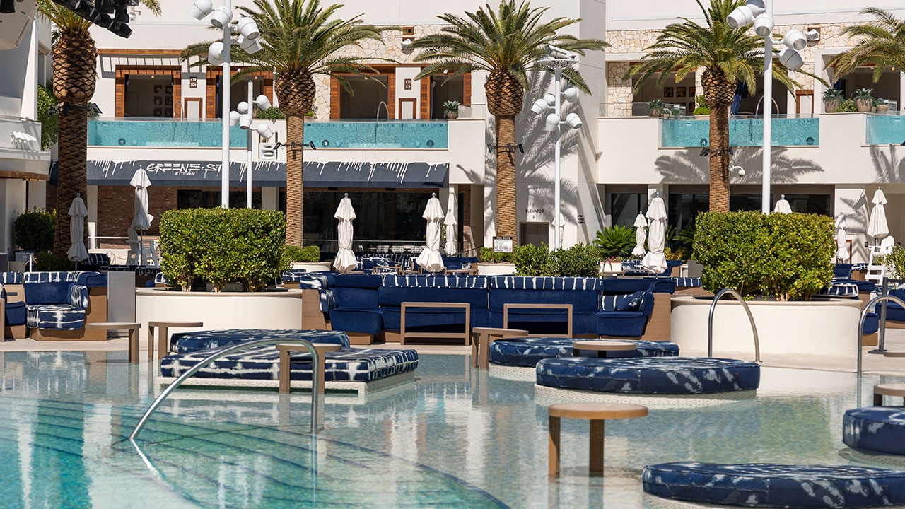 Palms Pool